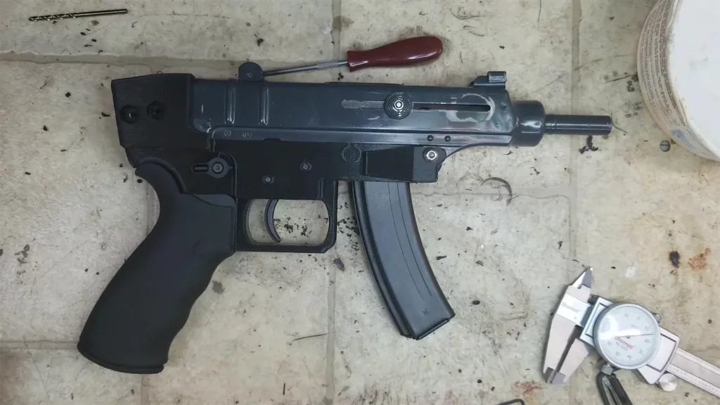 submachinegun skorpion 3d printed